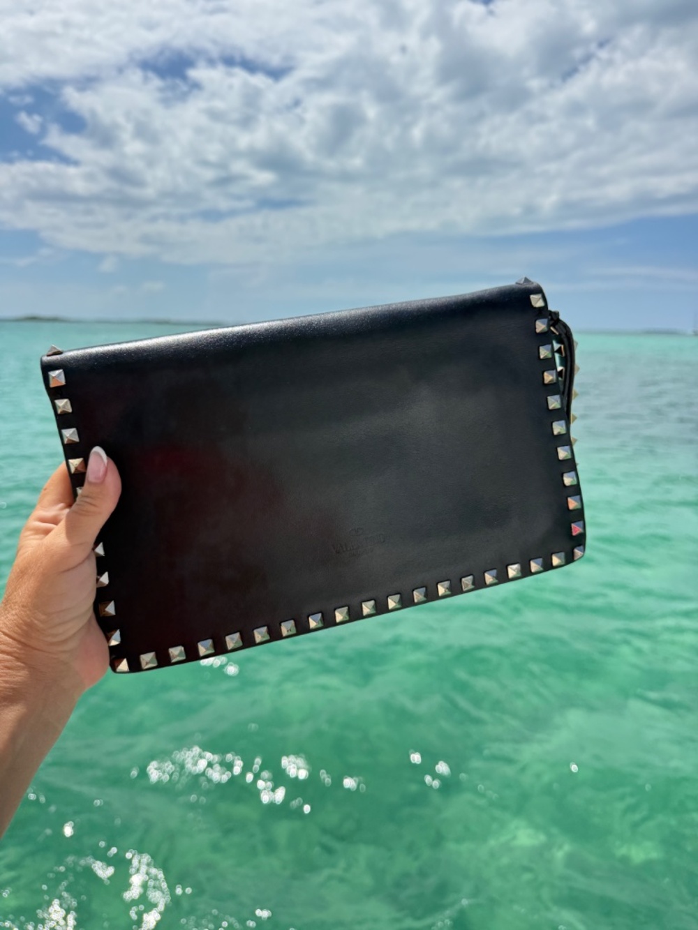 Valentino Garvanni Nappa Watercolor Rockstud Wristlet Clutch in Black Pre-Owned - Picture 2 of 7